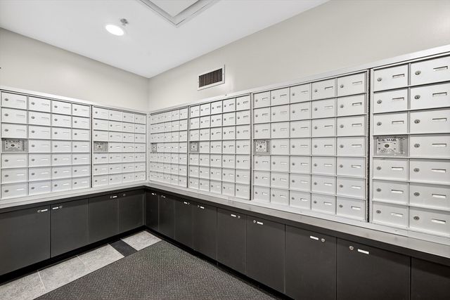 2 Earhart St 134, Cambridge, MA 02141