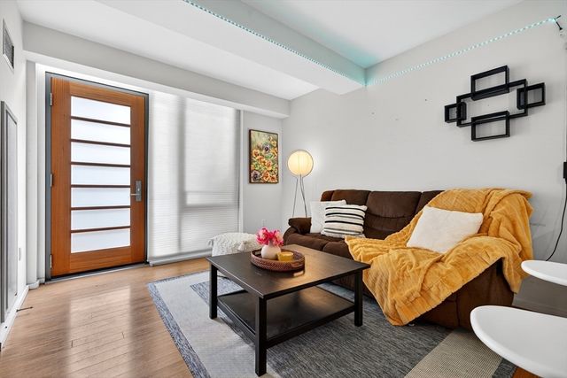 2 Earhart St 134, Cambridge, MA 02141