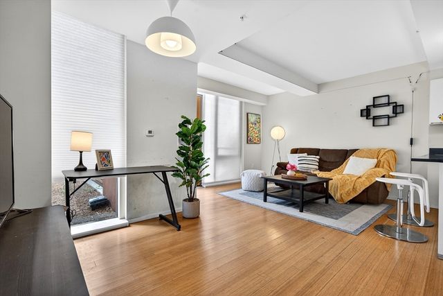2 Earhart St 134, Cambridge, MA 02141