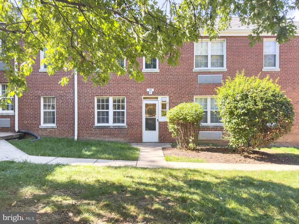 12 ASHBY ST #F, Alexandria, VA 22305