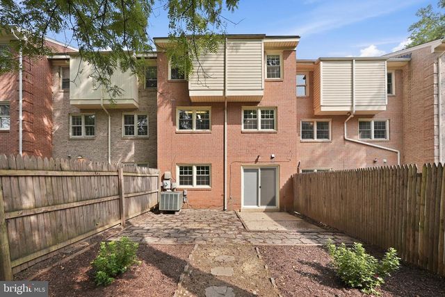 2816 BALLIETT CT, Vienna, VA 22180
