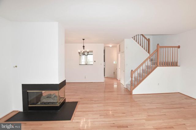 47616 COMER SQ, Sterling, VA 20165
