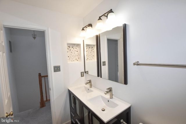 47616 COMER SQ, Sterling, VA 20165