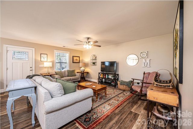 1203 Hillsboro Court, Lenoir, NC 28645