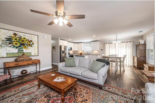 1203 Hillsboro Court, Lenoir, NC 28645