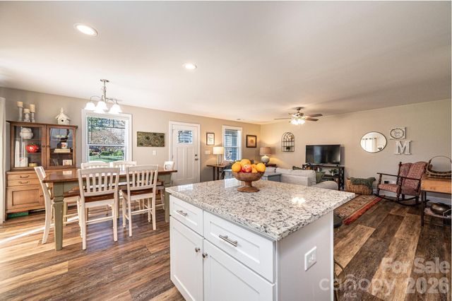 1203 Hillsboro Court, Lenoir, NC 28645