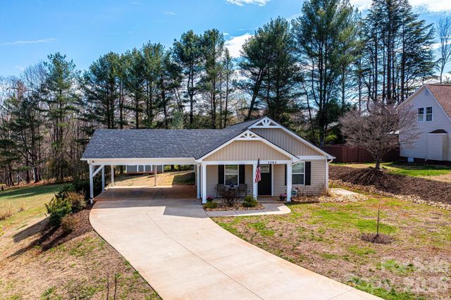 1203 Hillsboro Court, Lenoir, NC 28645