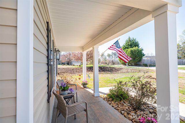 1203 Hillsboro Court, Lenoir, NC 28645