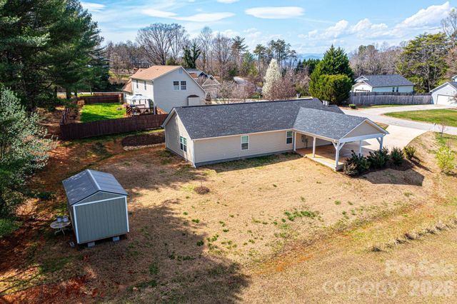 1203 Hillsboro Court, Lenoir, NC 28645