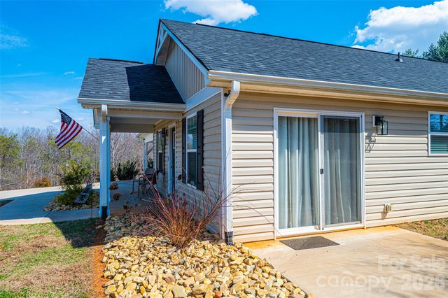 1203 Hillsboro Court, Lenoir, NC 28645