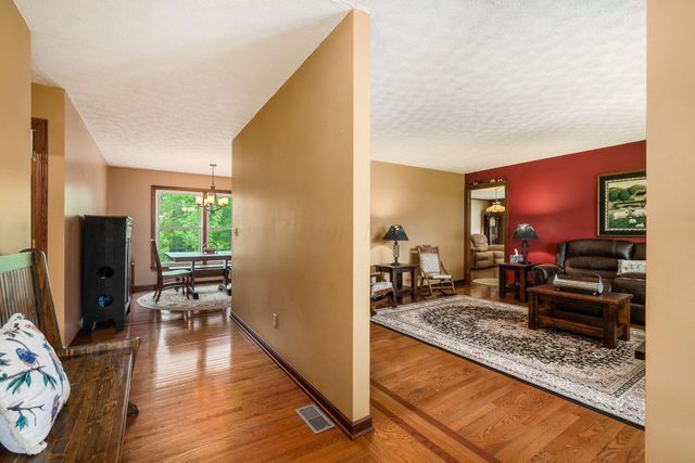8263 Bennington Chapel Road, Centerburg, OH 43011