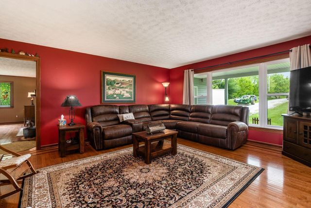 8263 Bennington Chapel Road, Centerburg, OH 43011