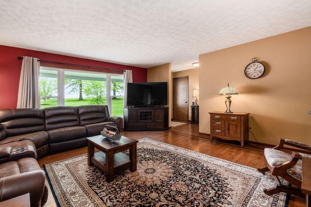 8263 Bennington Chapel Road, Centerburg, OH 43011