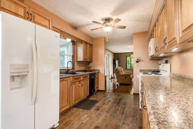 8263 Bennington Chapel Road, Centerburg, OH 43011