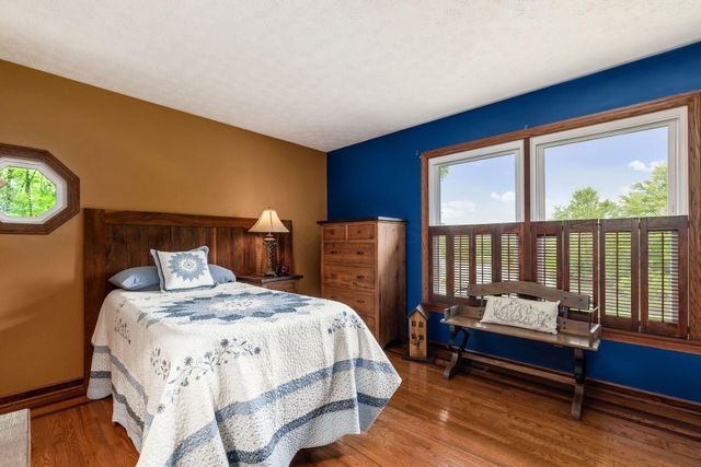 8263 Bennington Chapel Road, Centerburg, OH 43011