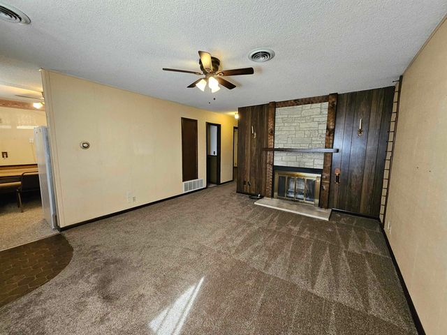 1110 Andrew Ave, Salina, KS 67401