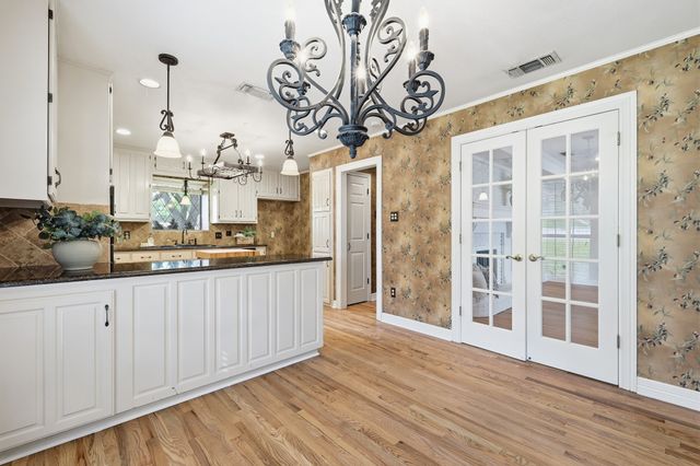 4306 Essex Court, Arlington, TX 76016