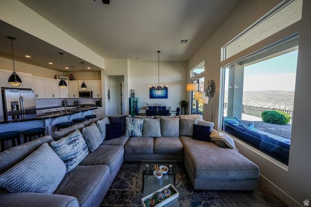 186 S MEGOZZO DR, St. George, UT 84770