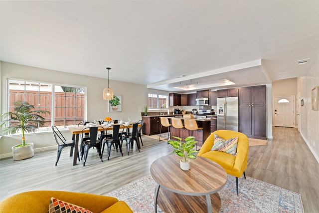 6735 Old Oak Ct, Citrus Heights, CA 95610
