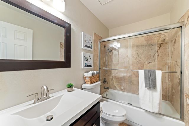 6735 Old Oak Ct, Citrus Heights, CA 95610