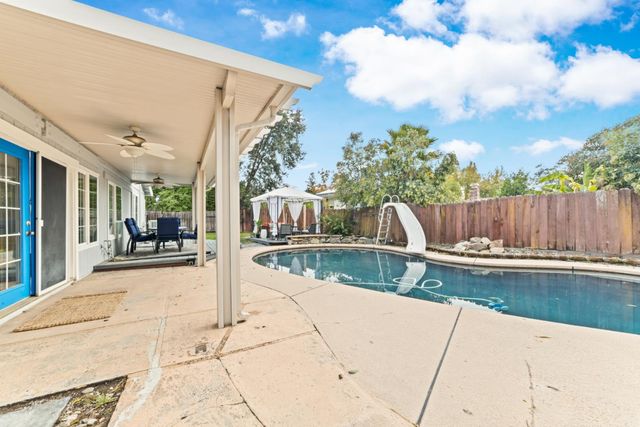 6735 Old Oak Ct, Citrus Heights, CA 95610