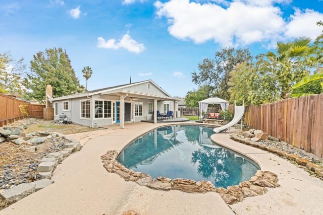 6735 Old Oak Ct, Citrus Heights, CA 95610