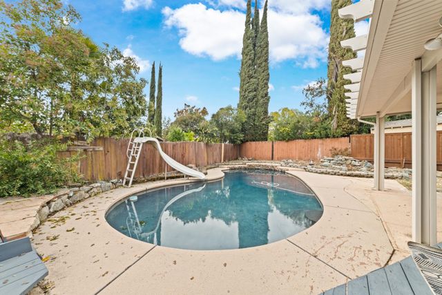 6735 Old Oak Ct, Citrus Heights, CA 95610