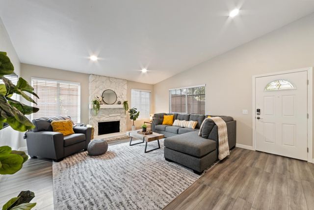 6735 Old Oak Ct, Citrus Heights, CA 95610