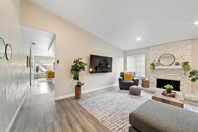 6735 Old Oak Ct, Citrus Heights, CA 95610