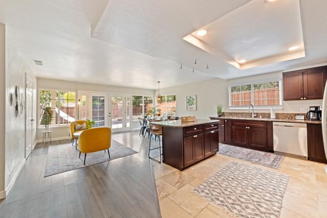6735 Old Oak Ct, Citrus Heights, CA 95610