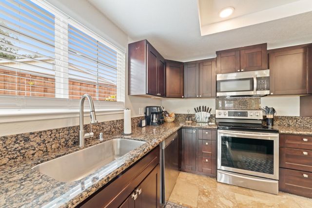 6735 Old Oak Ct, Citrus Heights, CA 95610