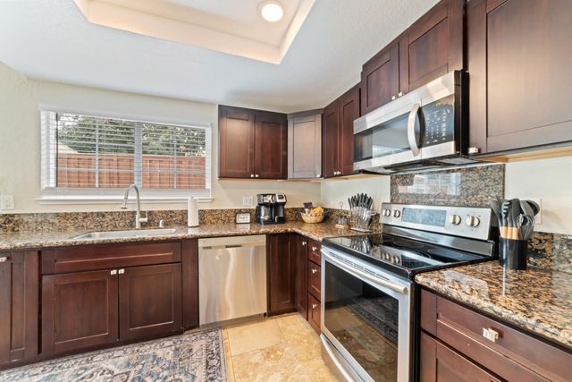 6735 Old Oak Ct, Citrus Heights, CA 95610