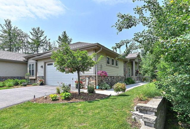 N57W17965 Tall Pines CIRCLE #22, Menomonee Falls, WI 53051