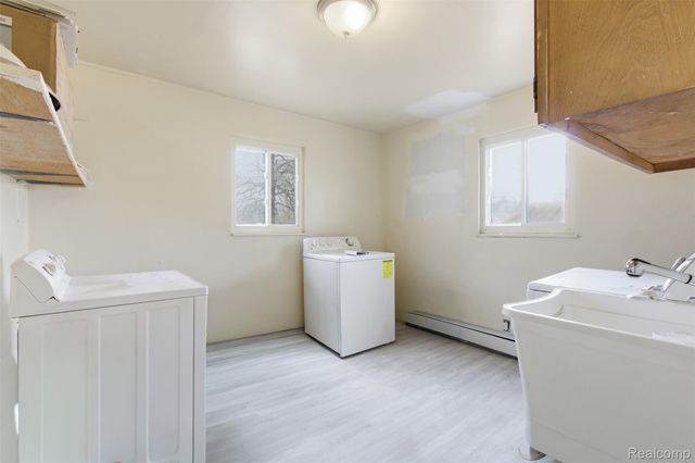 6011 Washington Street, Romulus, MI 48174