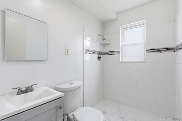 6011 Washington Street, Romulus, MI 48174