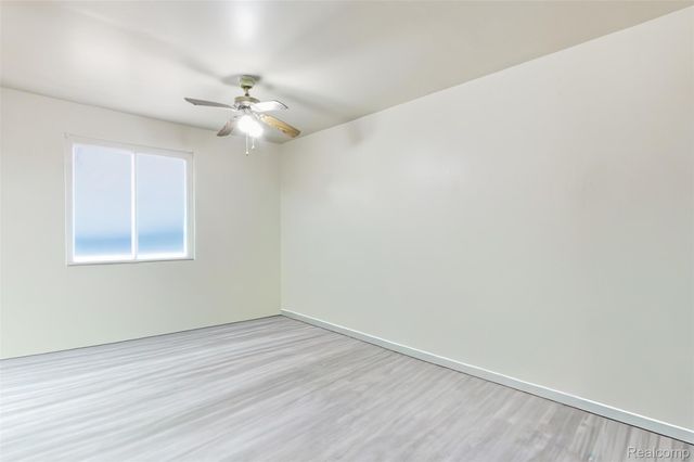 6011 Washington Street, Romulus, MI 48174