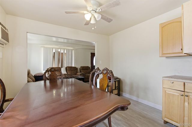 6011 Washington Street, Romulus, MI 48174