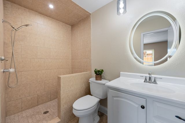 2012 Apple Valley Road, Plano, TX 75023