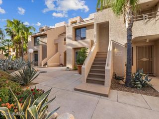 5675 N Camino Esplendora Apt 3215, Tucson, AZ 85718
