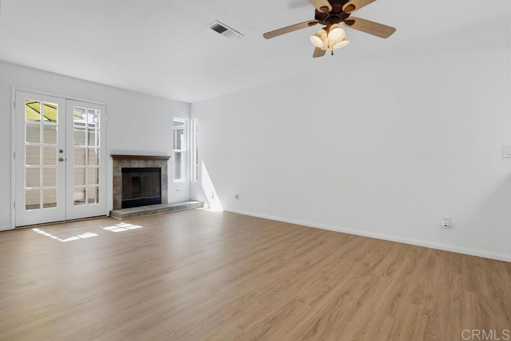 9270 Towne Centre Drive 35, San Diego, CA 92121 — photo 4