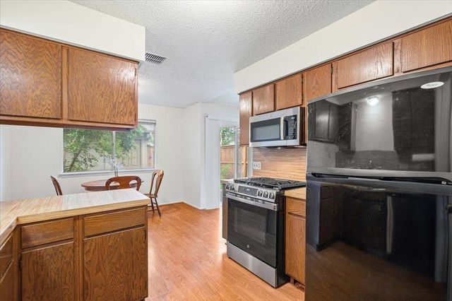 1617 W Braker LN B, Austin, TX 78758