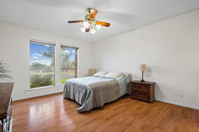 1617 W Braker LN B, Austin, TX 78758