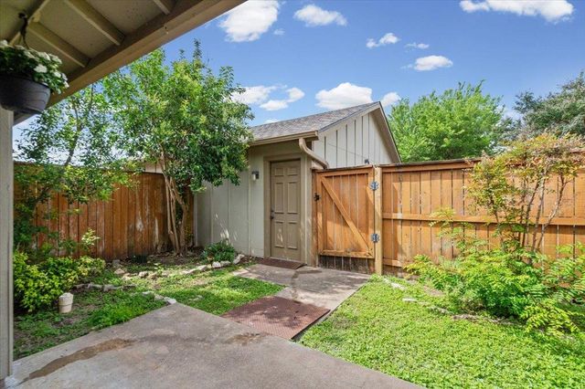 1617 W Braker LN B, Austin, TX 78758
