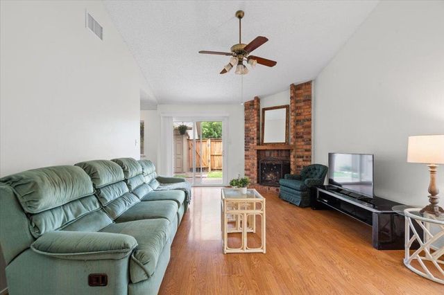 1617 W Braker LN B, Austin, TX 78758