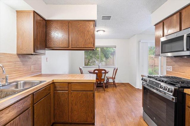 1617 W Braker LN B, Austin, TX 78758