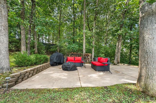 65 Adventura Drive, Festus, MO 63028