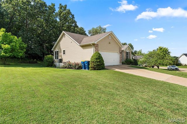 65 Adventura Drive, Festus, MO 63028