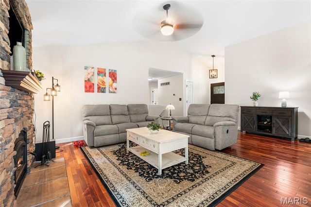 65 Adventura Drive, Festus, MO 63028