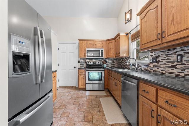 65 Adventura Drive, Festus, MO 63028