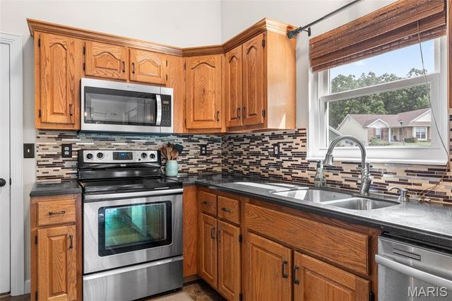65 Adventura Drive, Festus, MO 63028
